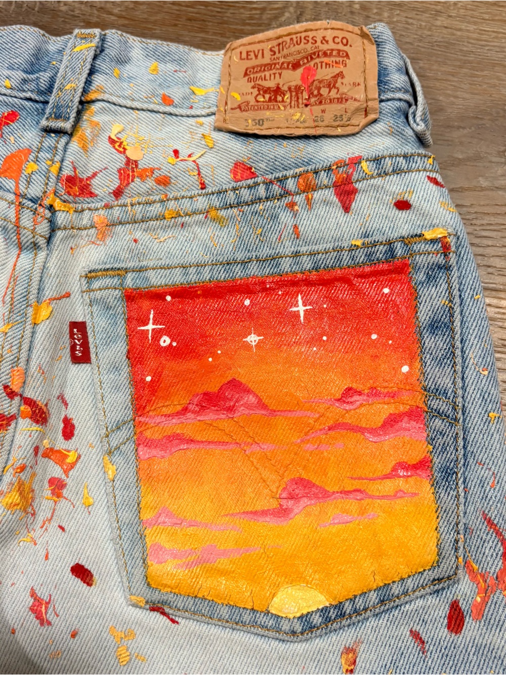 Levi's Women's Light Wash Paint-Splatter Distressed Denim Shorts - sz 26